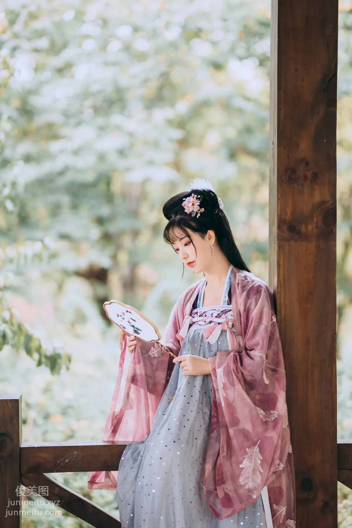 Seven: YiTuYu photo 7