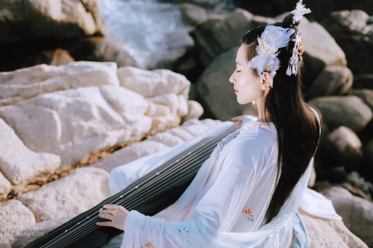 Ying Er: YiTuYu photo 12