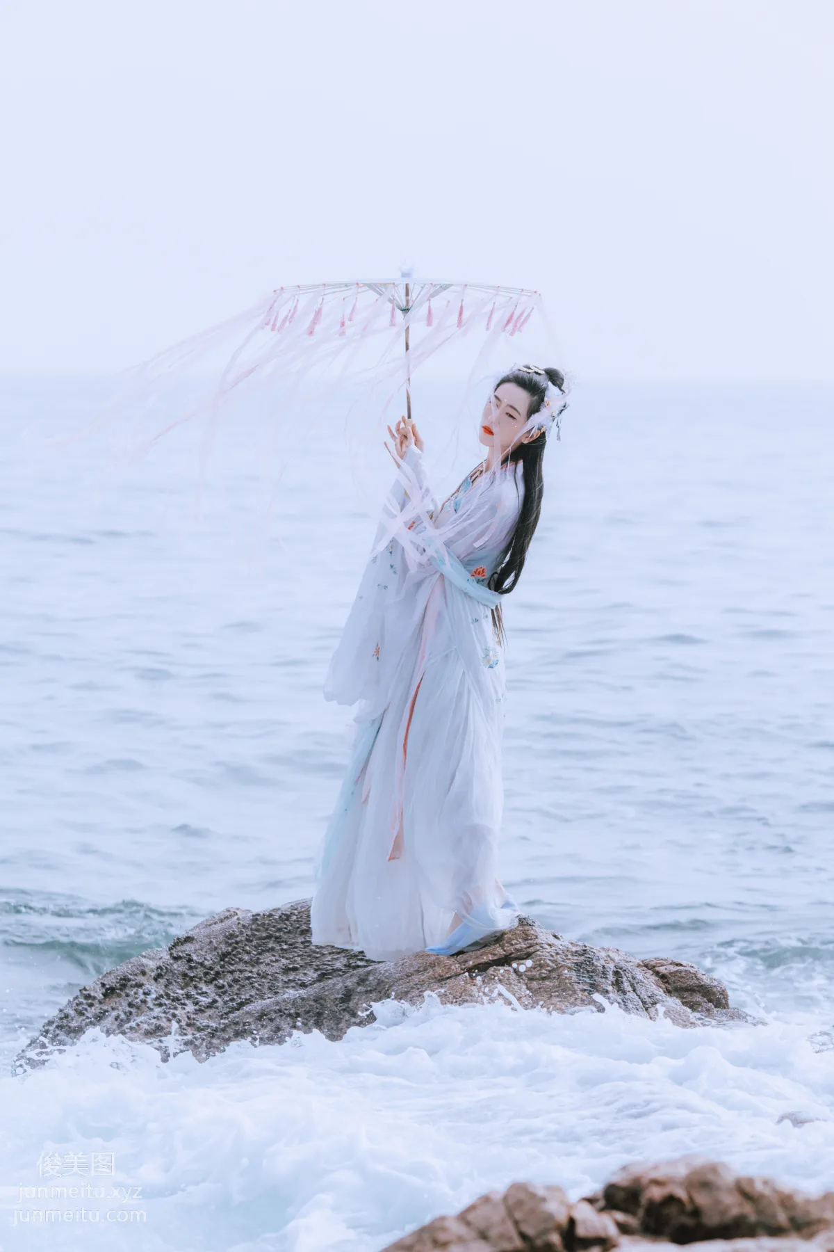 Ying Er: YiTuYu photo 19