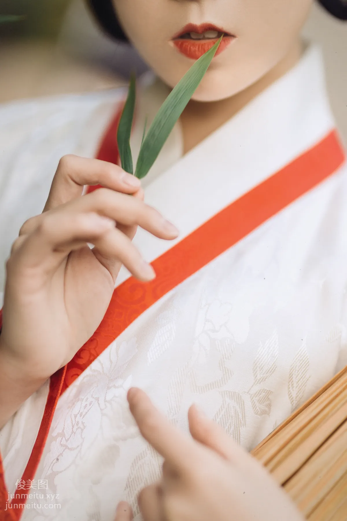 You Ran: YiTuYu photo 8