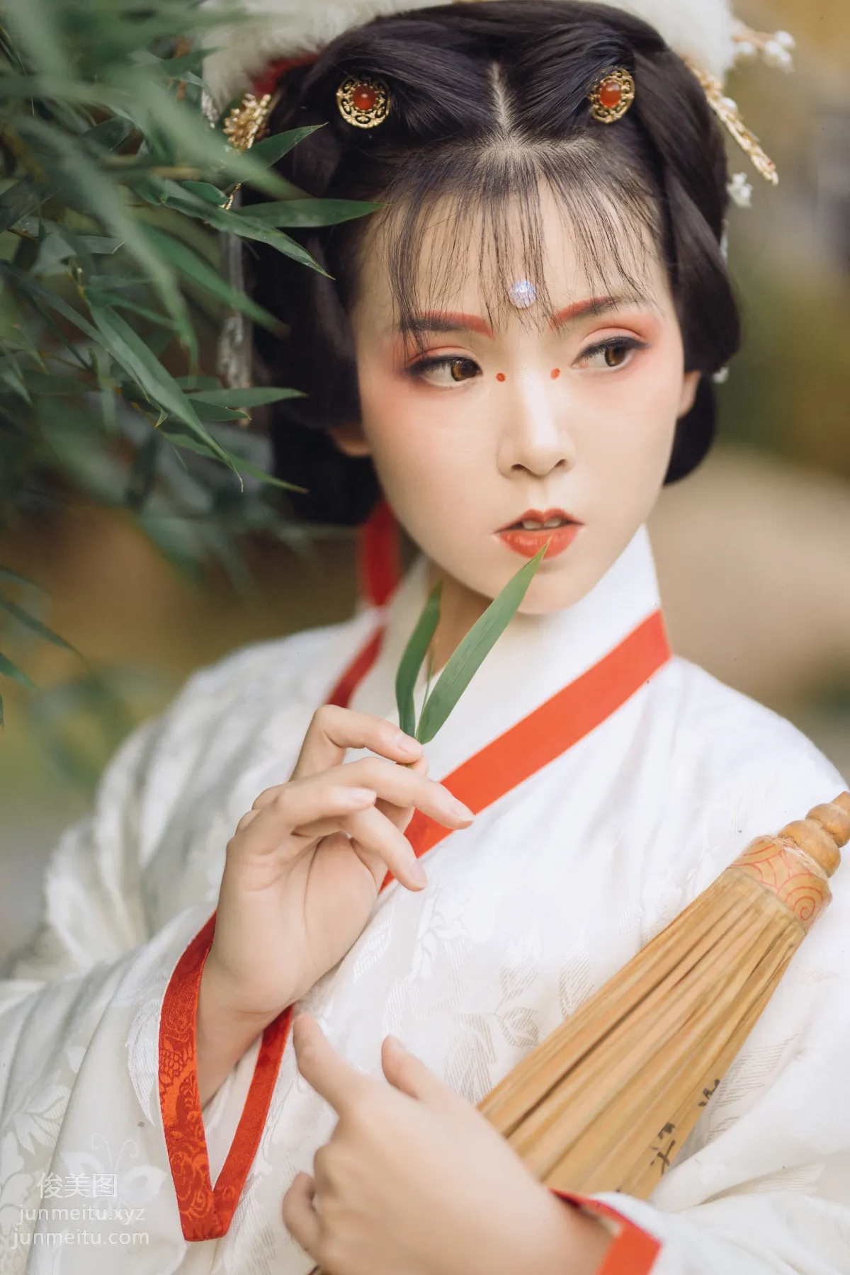 You Ran: YiTuYu photo 30