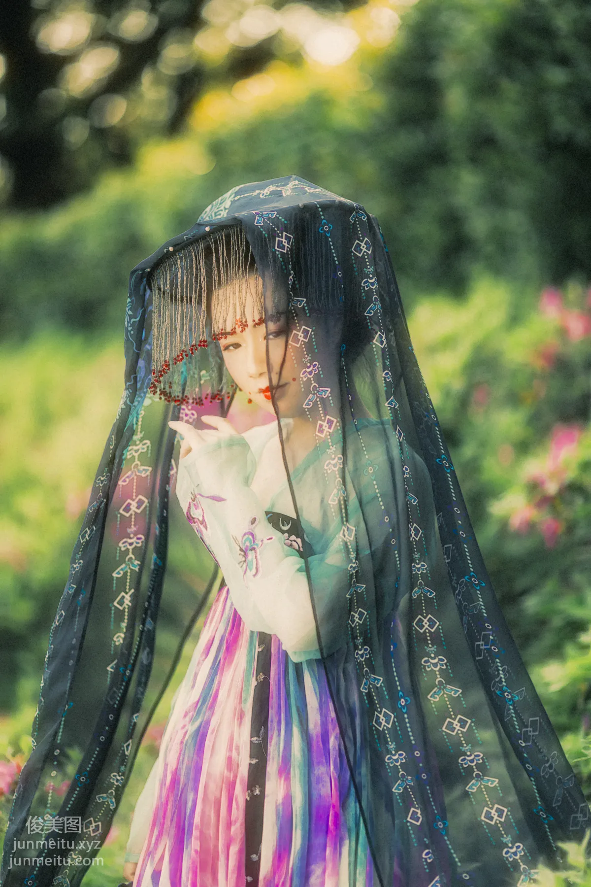 Wan Er: YiTuYu photo 12