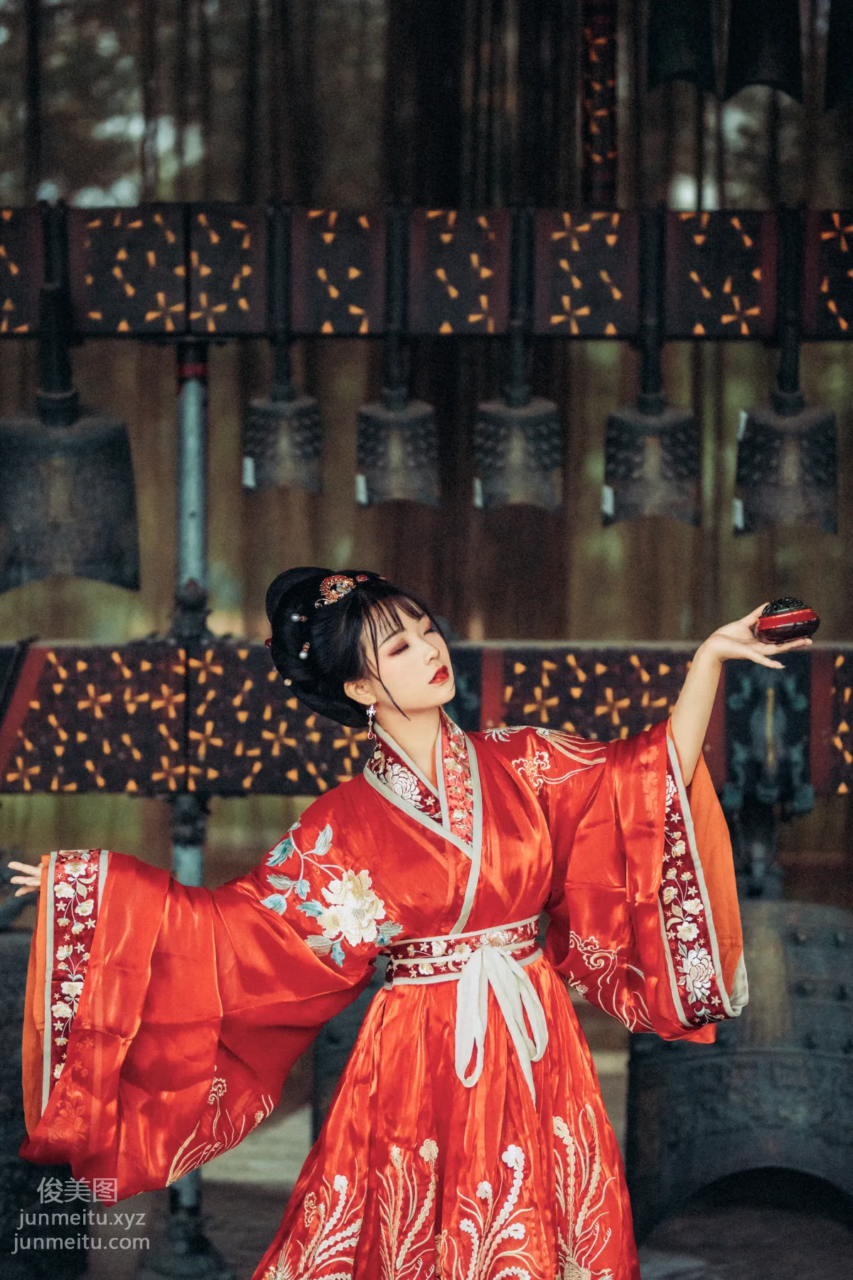 Seven: YiTuYu photo 20