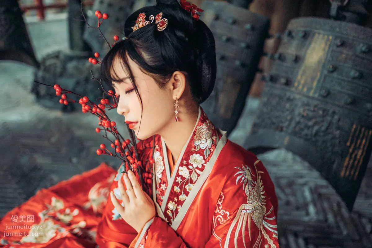 Seven: YiTuYu photo 22