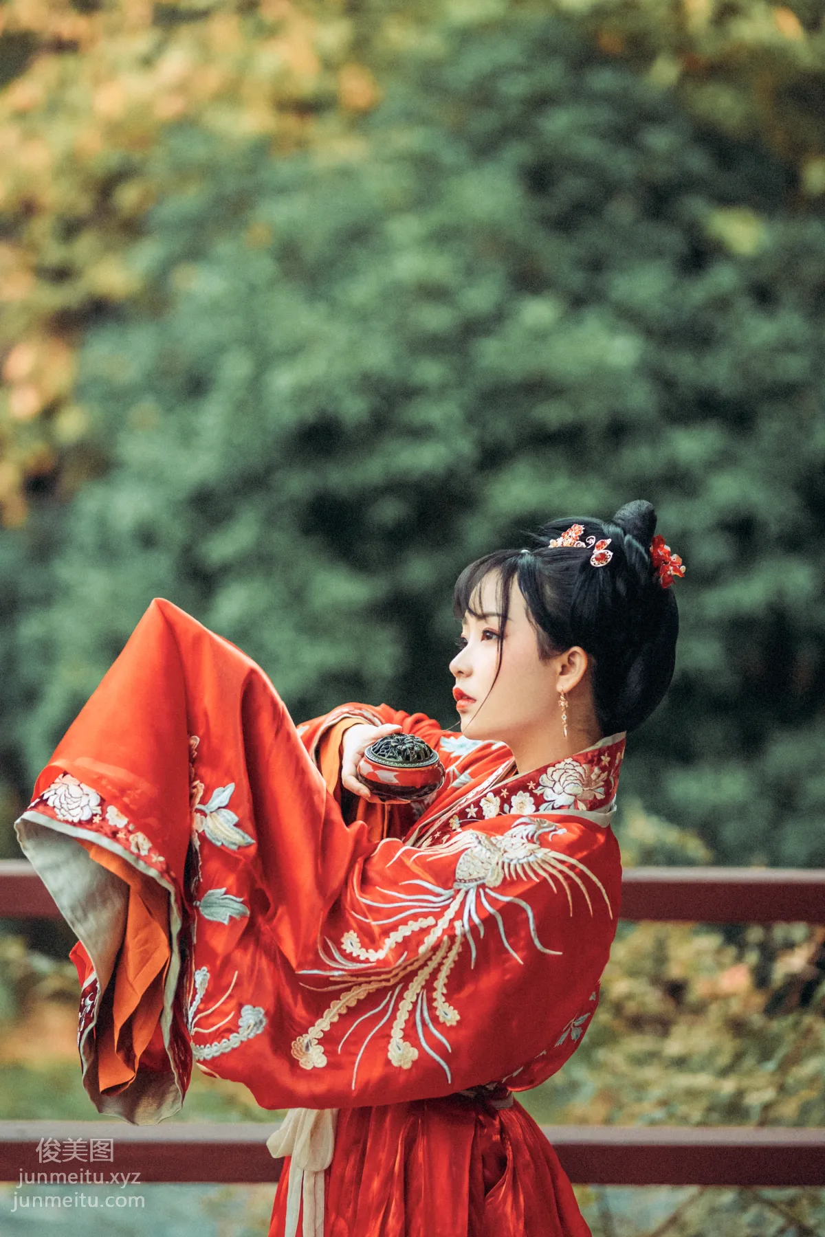 Seven: YiTuYu photo 24