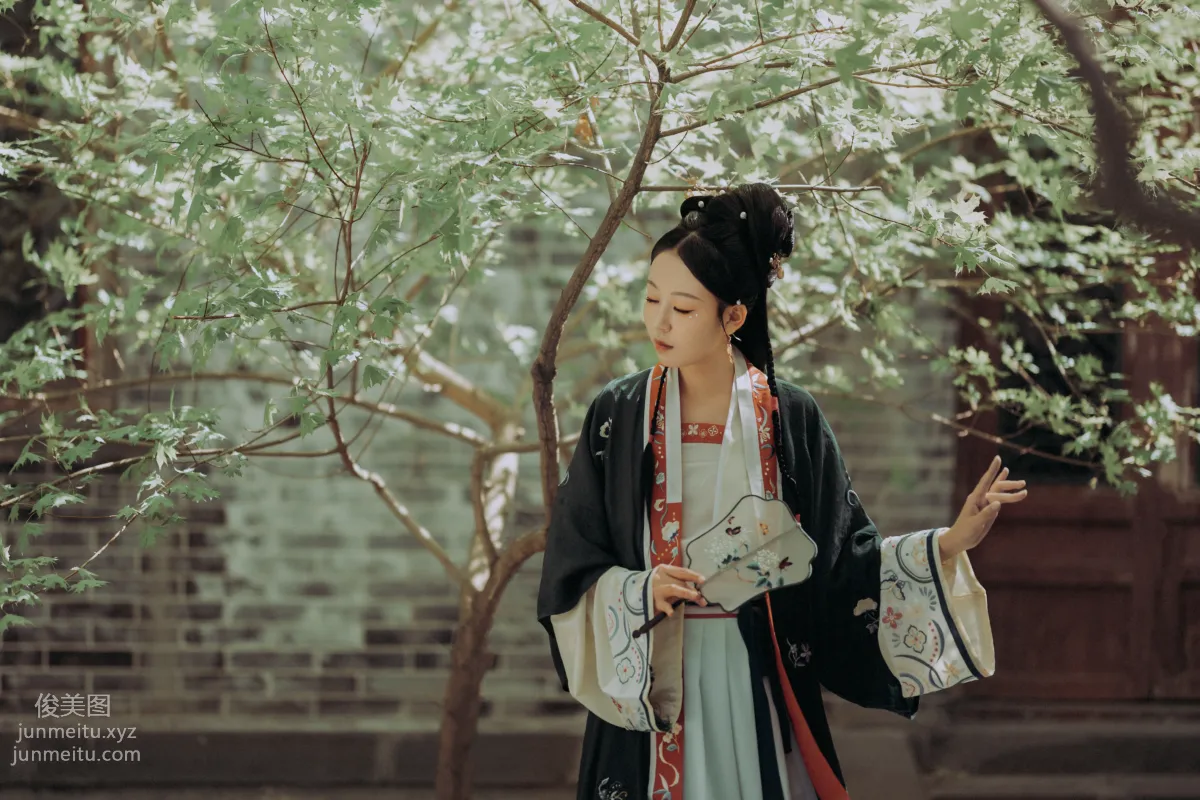 [YiTuYu] 2021.10.06 Grieving the Passing of Spring Qian Qian photo 4