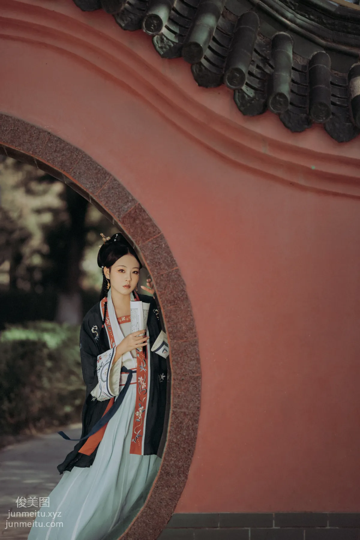 [YiTuYu] 2021.10.06 Grieving the Passing of Spring Qian Qian photo 17