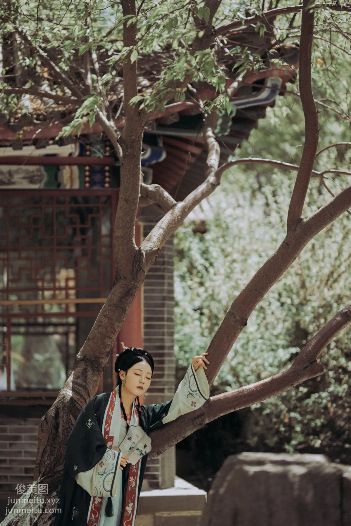 [YiTuYu] 2021.10.06 Grieving the Passing of Spring Qian Qian photo 20
