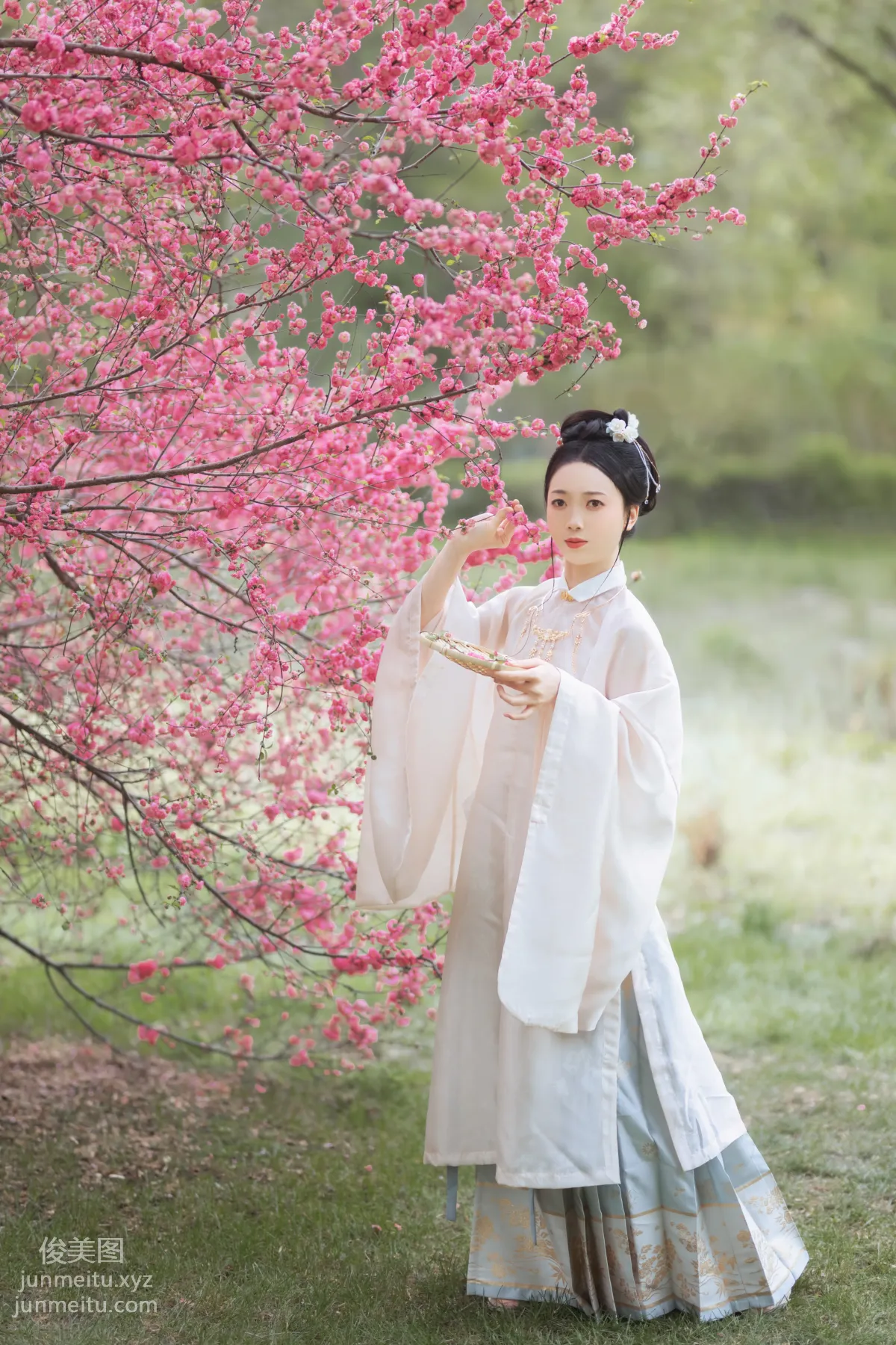 Labi Xiaoxin: YiTuYu photo 4