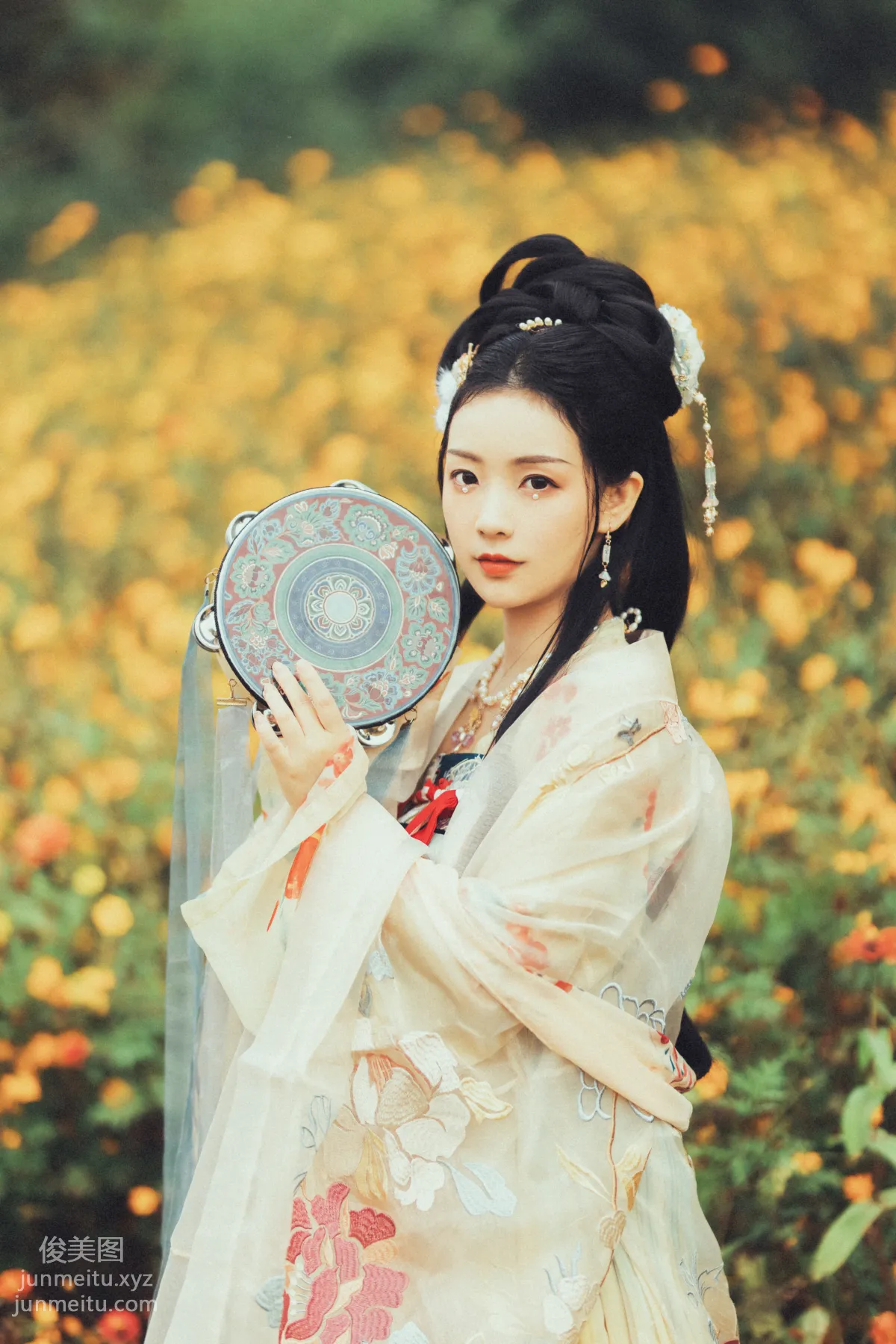 Seven: YiTuYu photo 3
