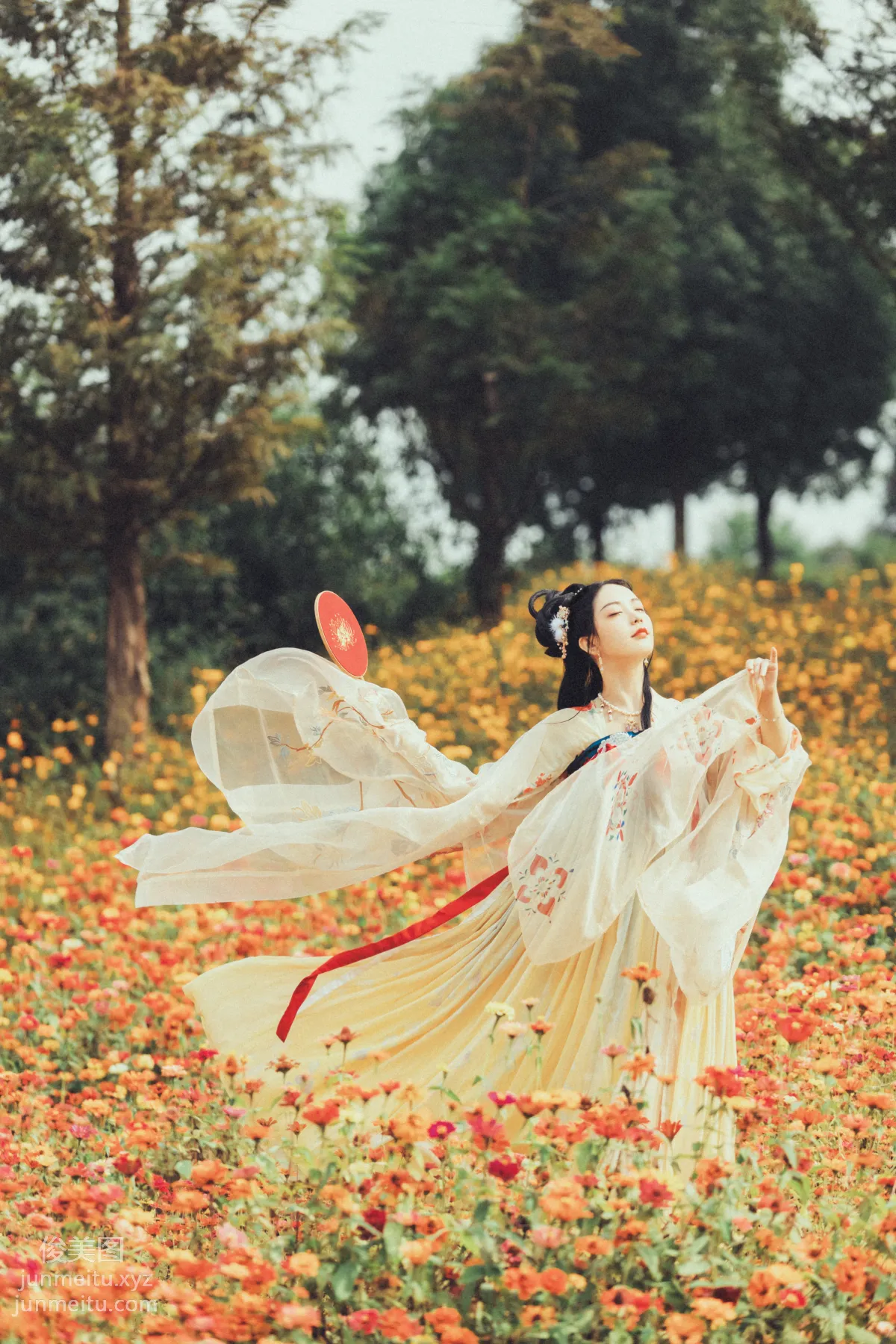 Seven: YiTuYu photo 12