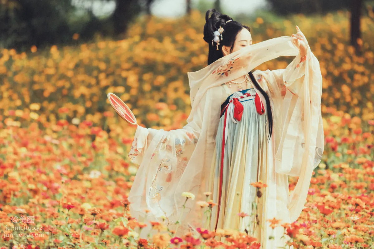 Seven: YiTuYu photo 21