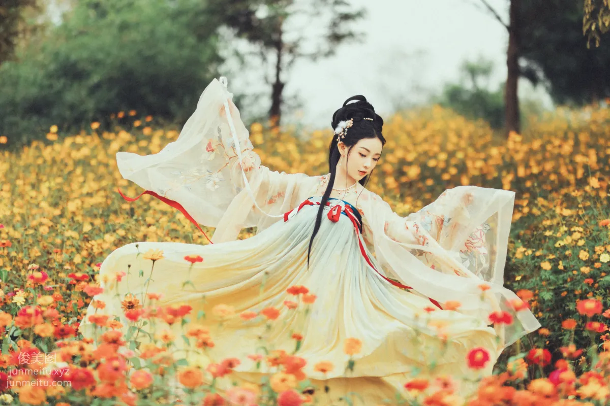 Seven: YiTuYu photo 37