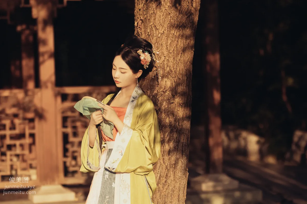 Seven: YiTuYu photo 3