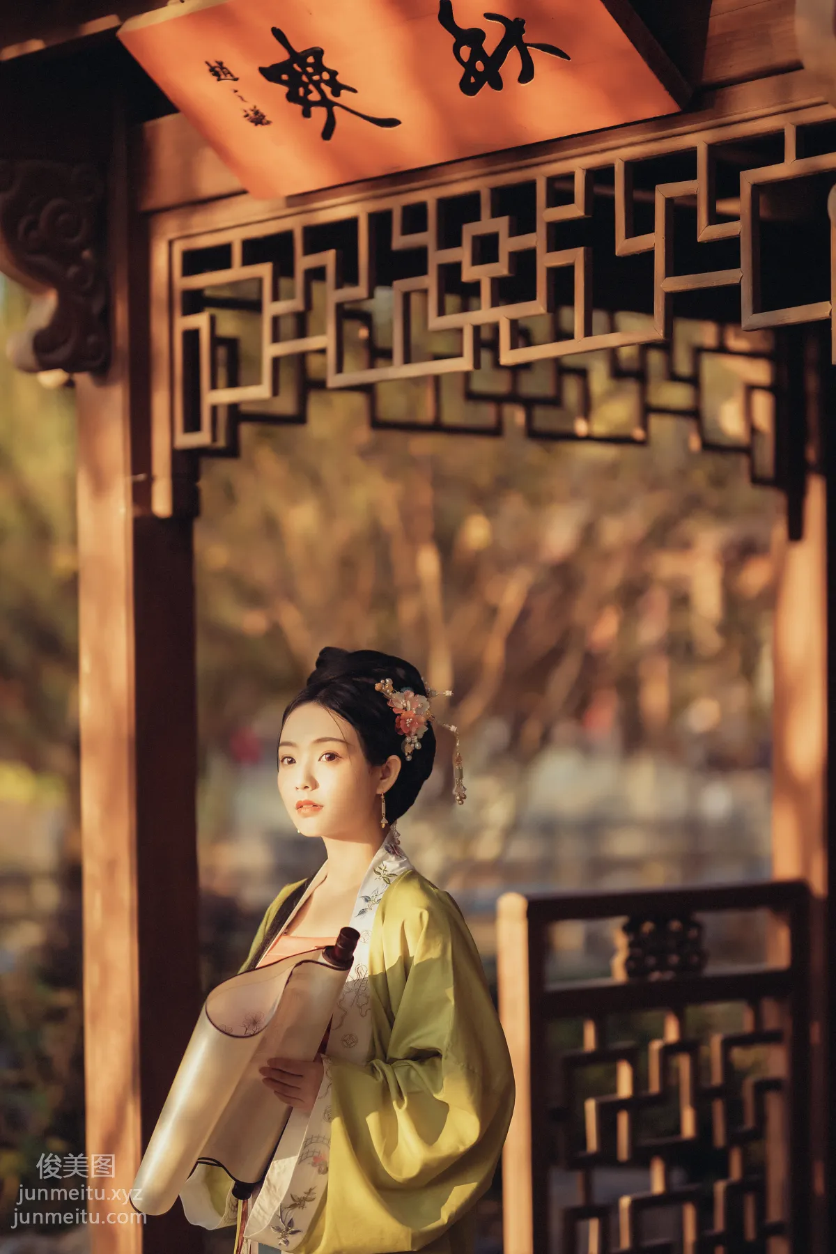 Seven: YiTuYu photo 5