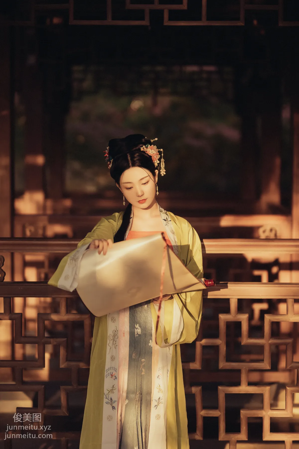 Seven: YiTuYu photo 6