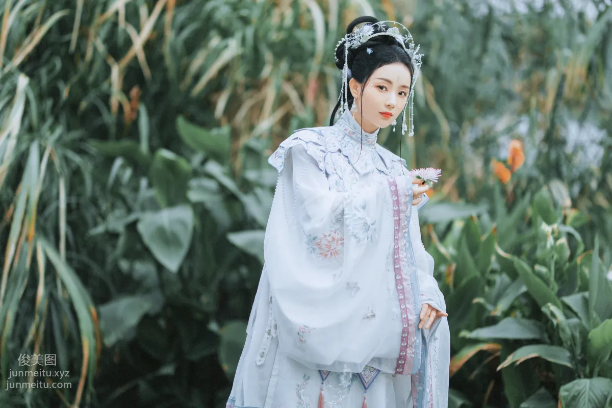 Seven: YiTuYu photo 5