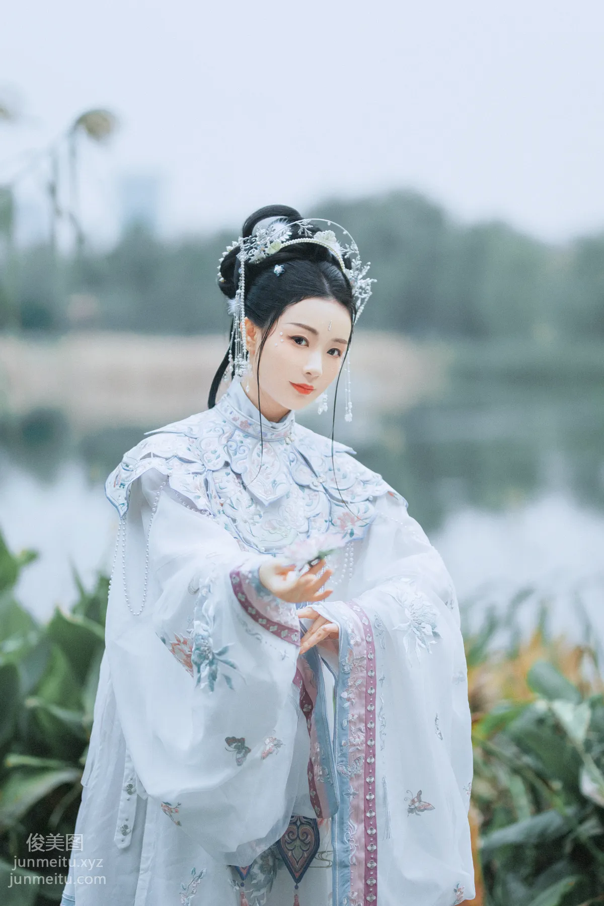 Seven: YiTuYu photo 8