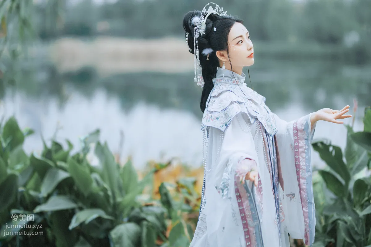 Seven: YiTuYu photo 9
