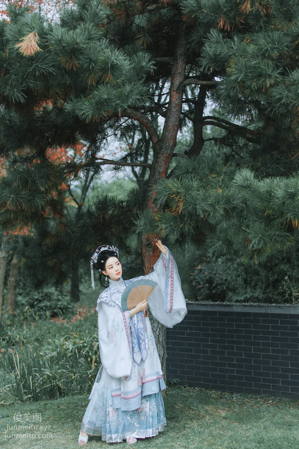 Seven: YiTuYu photo 12