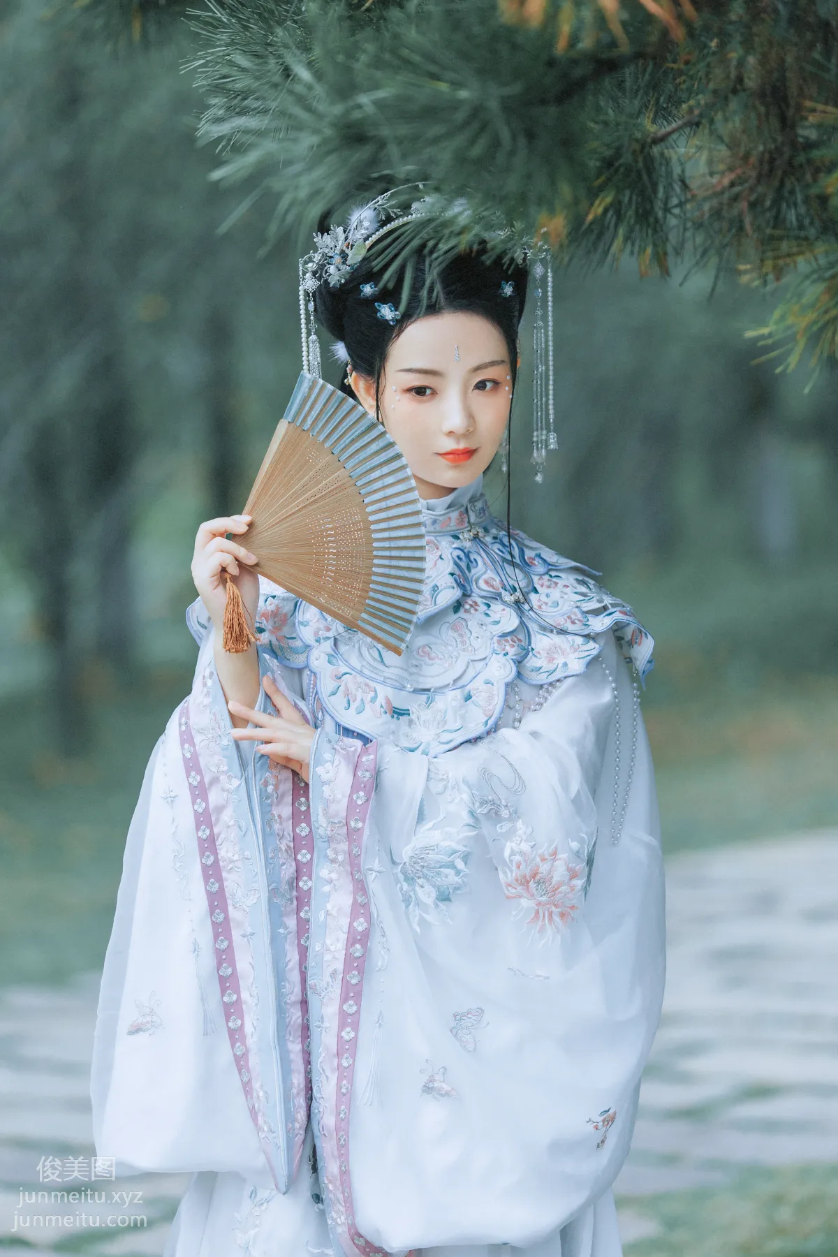 Seven: YiTuYu photo 14