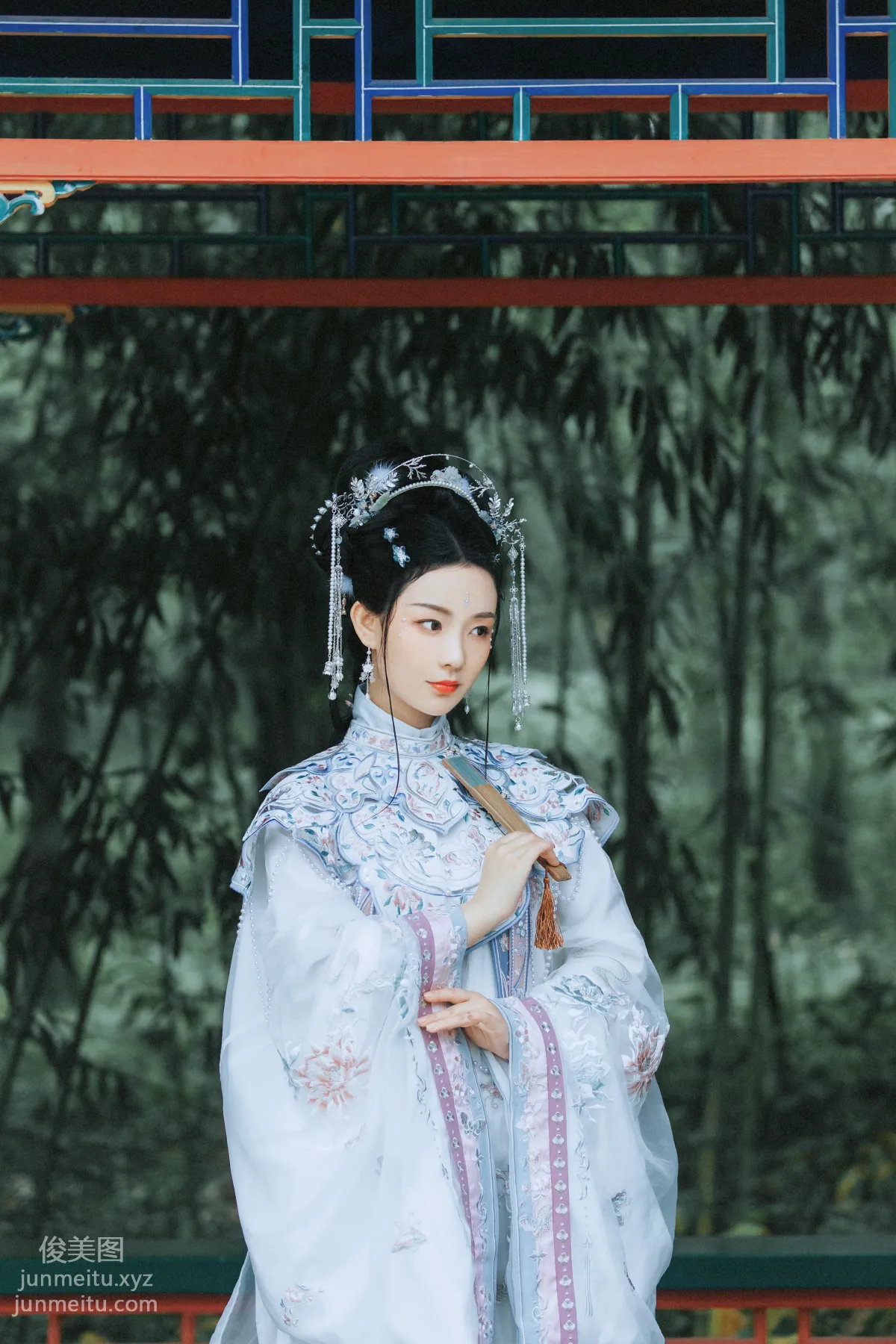 Seven: YiTuYu photo 19