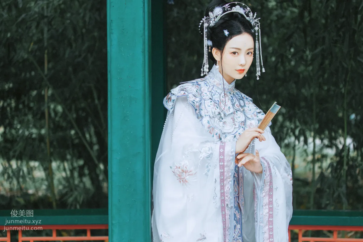 Seven: YiTuYu photo 22