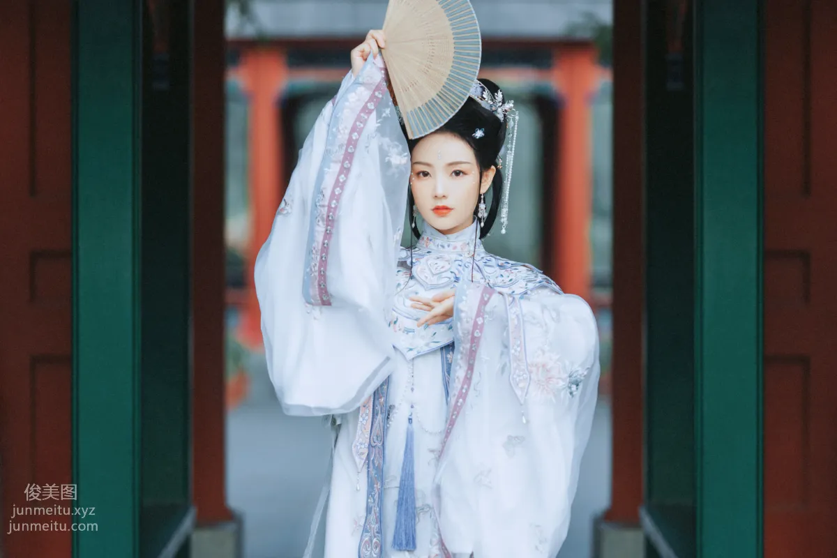 Seven: YiTuYu photo 26