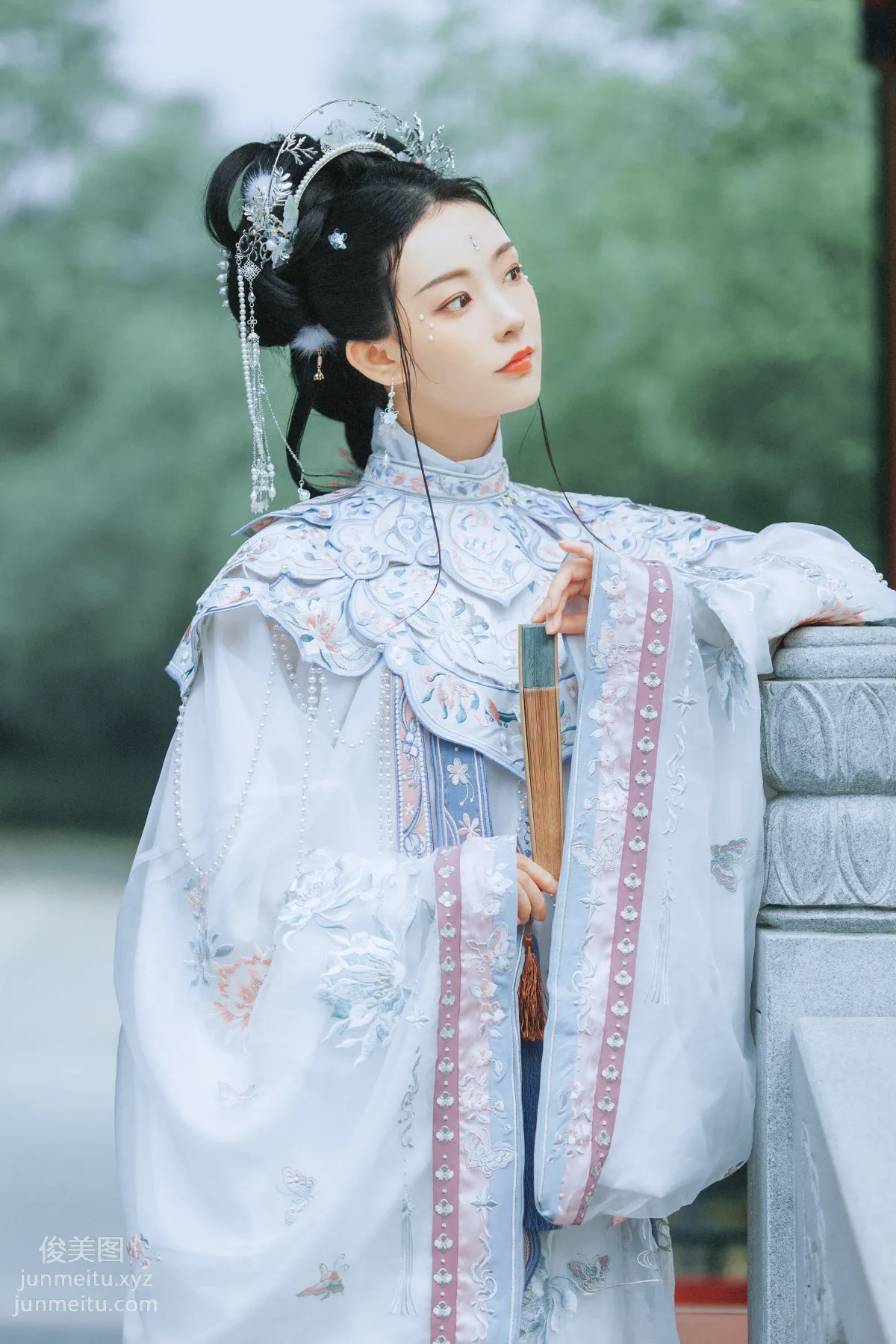 Seven: YiTuYu photo 29