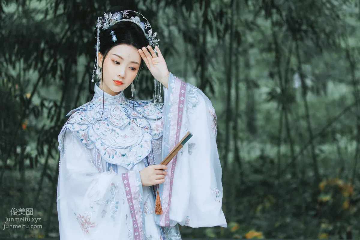 Seven: YiTuYu photo 31