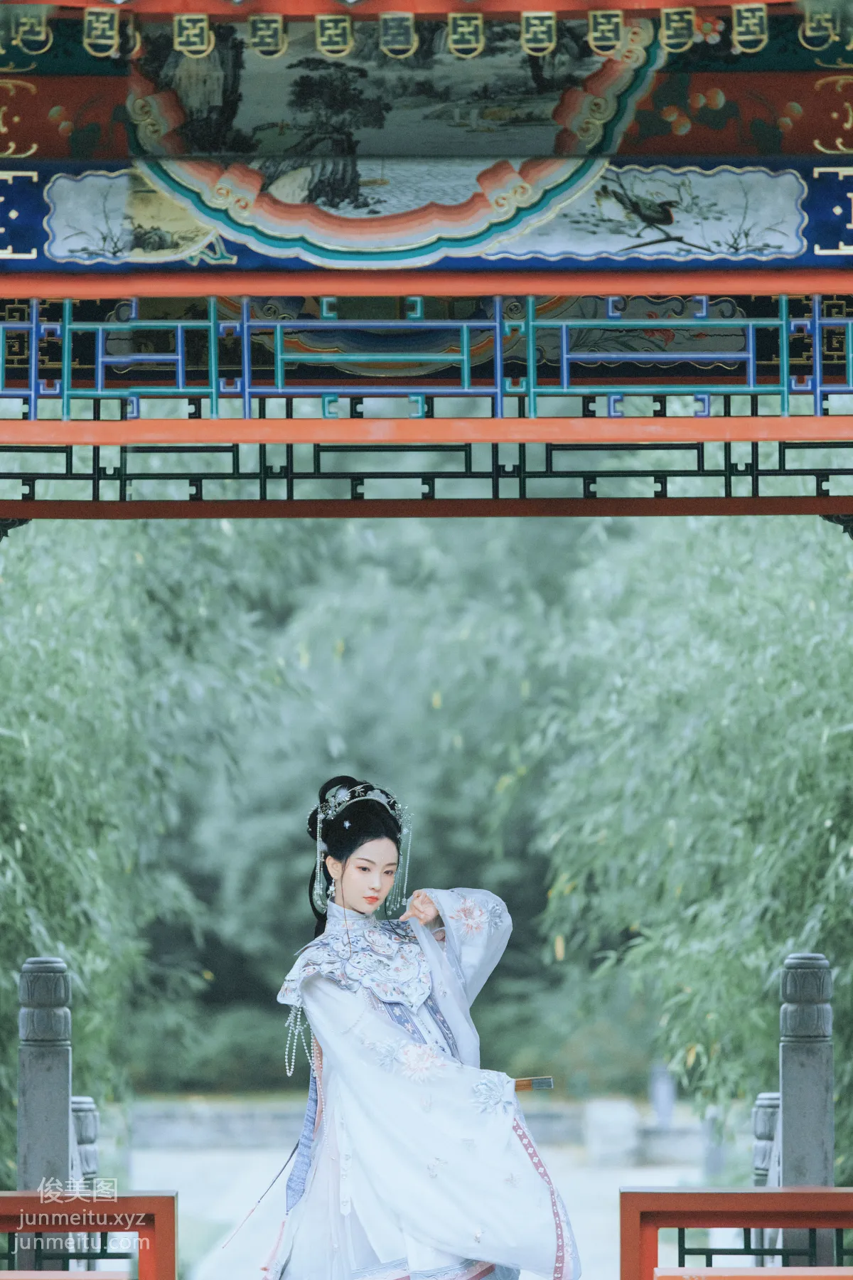 Seven: YiTuYu photo 32
