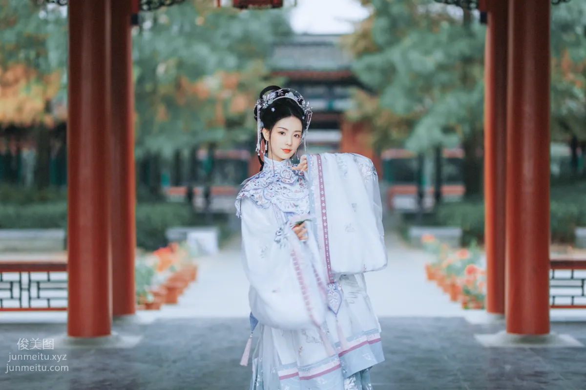 Seven: YiTuYu photo 40