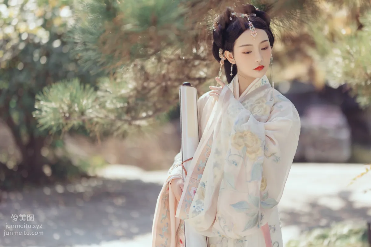 Seven: YiTuYu photo 4