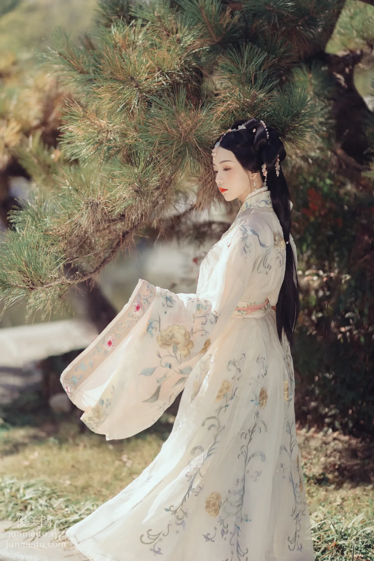 Seven: YiTuYu photo 5