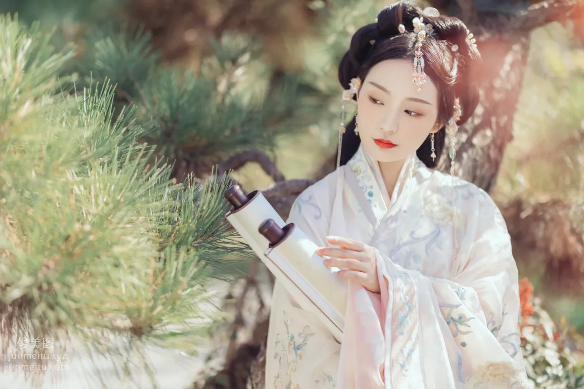 Seven: YiTuYu photo 7