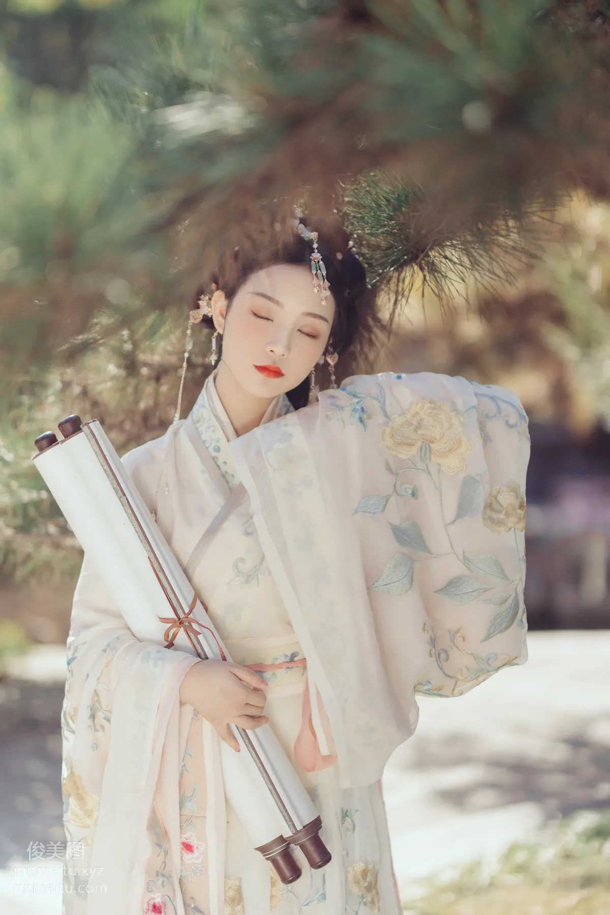 Seven: YiTuYu photo 8