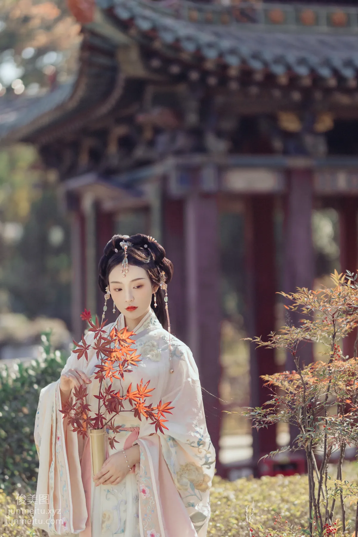 Seven: YiTuYu photo 10