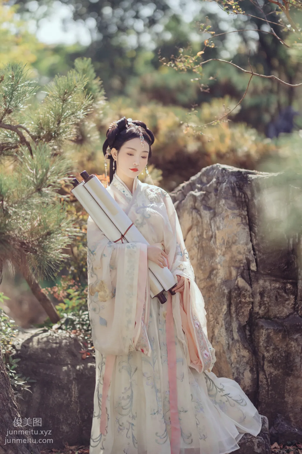 Seven: YiTuYu photo 14