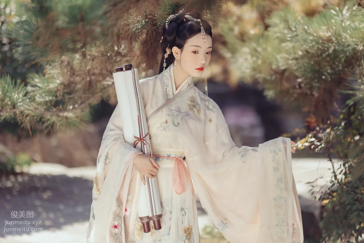 Seven: YiTuYu photo 22