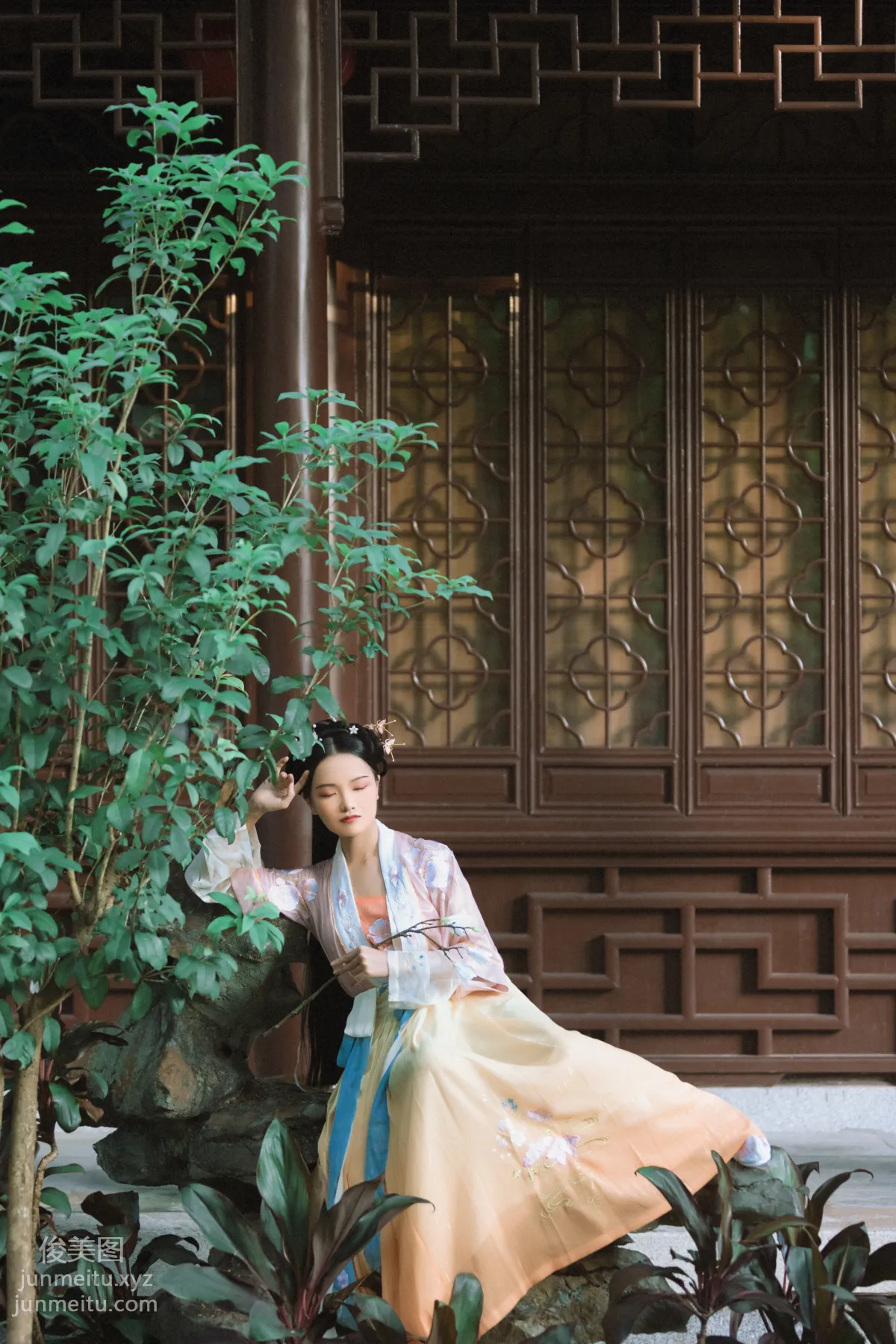 Qing Jiu: YiTuYu photo 6