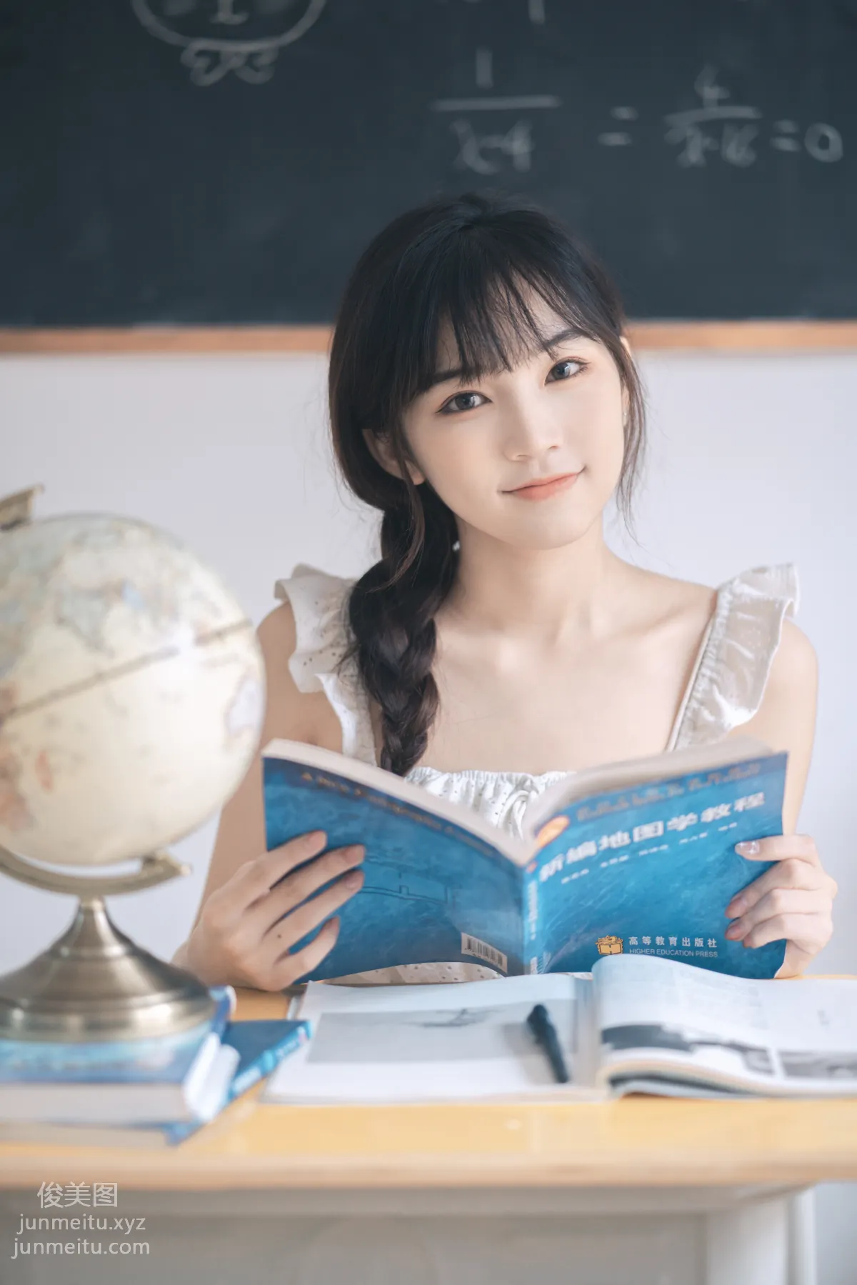 A Tong: YiTuYu photo 15