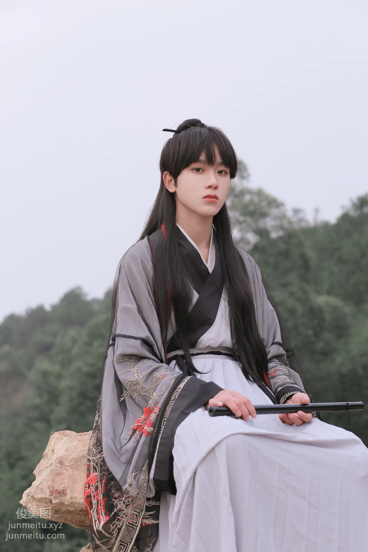 Yi Yue: YiTuYu photo 14