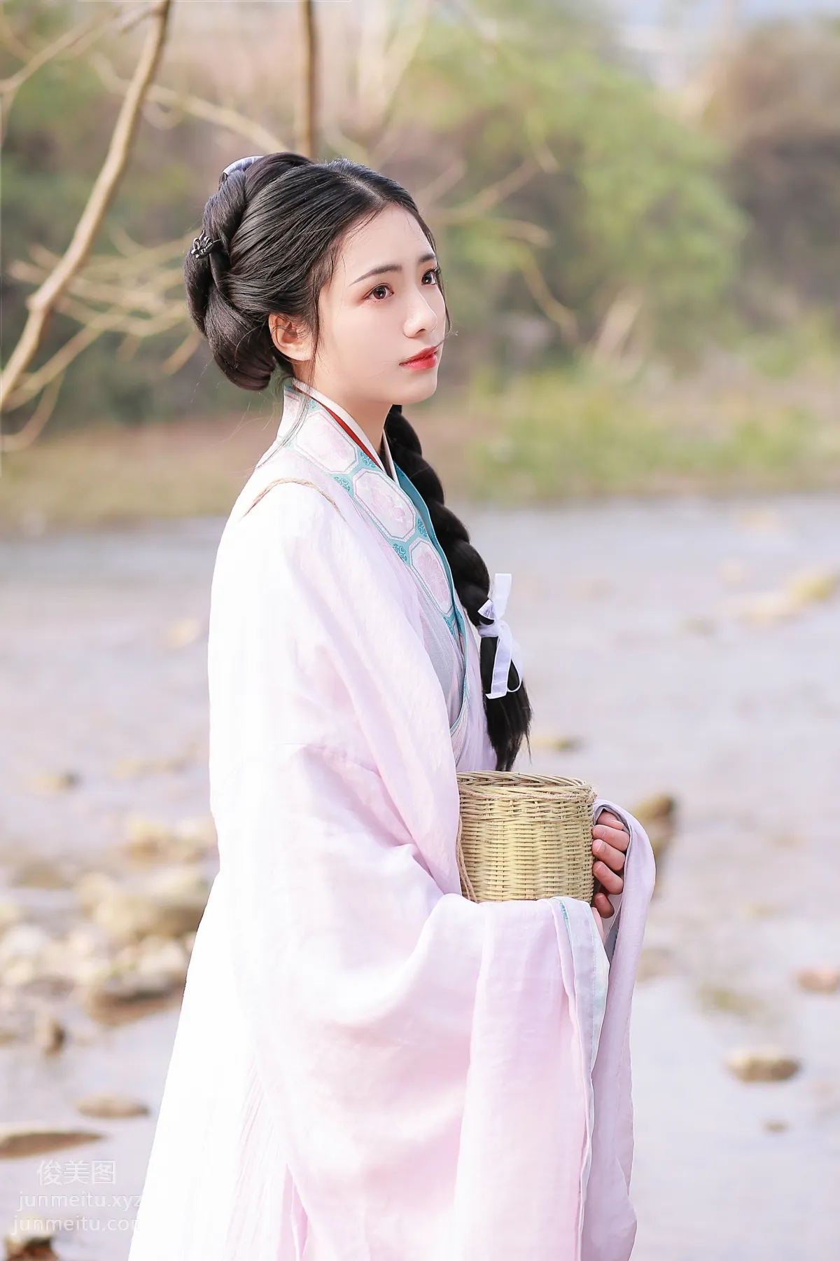 Yi Yue: YiTuYu photo 4