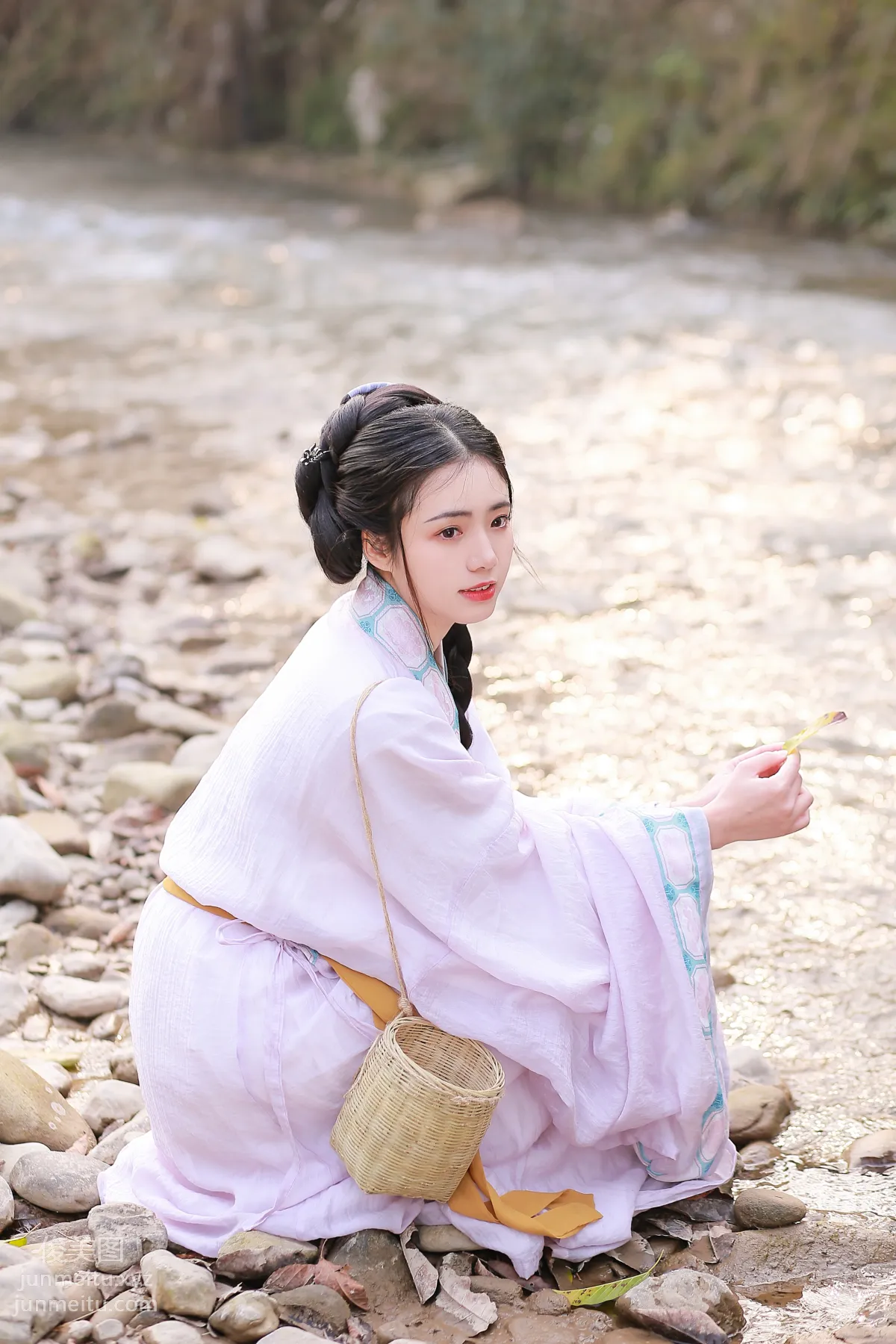 Yi Yue: YiTuYu photo 5