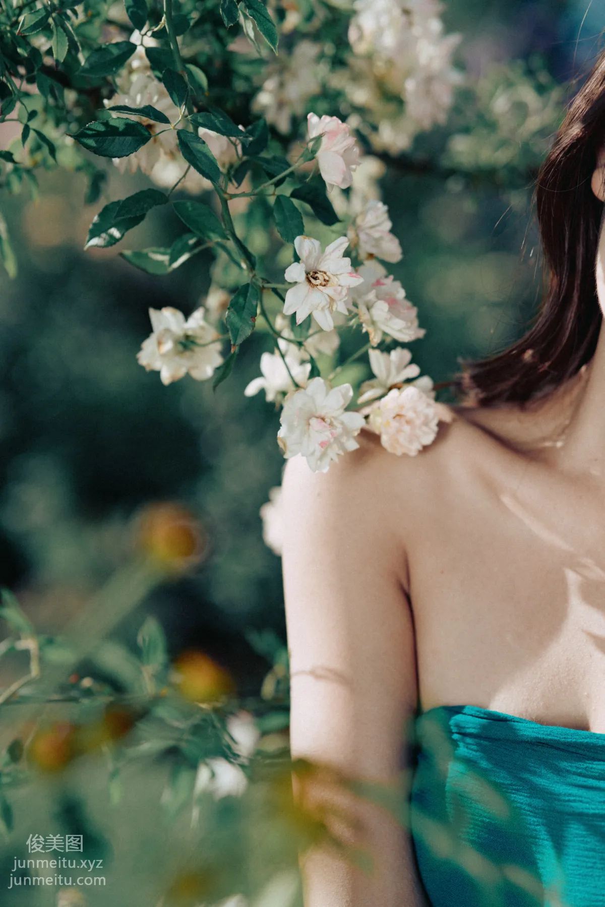 [YiTuYu] 2021.11.19 Flower Season Girl, Luo Zhi photo 9