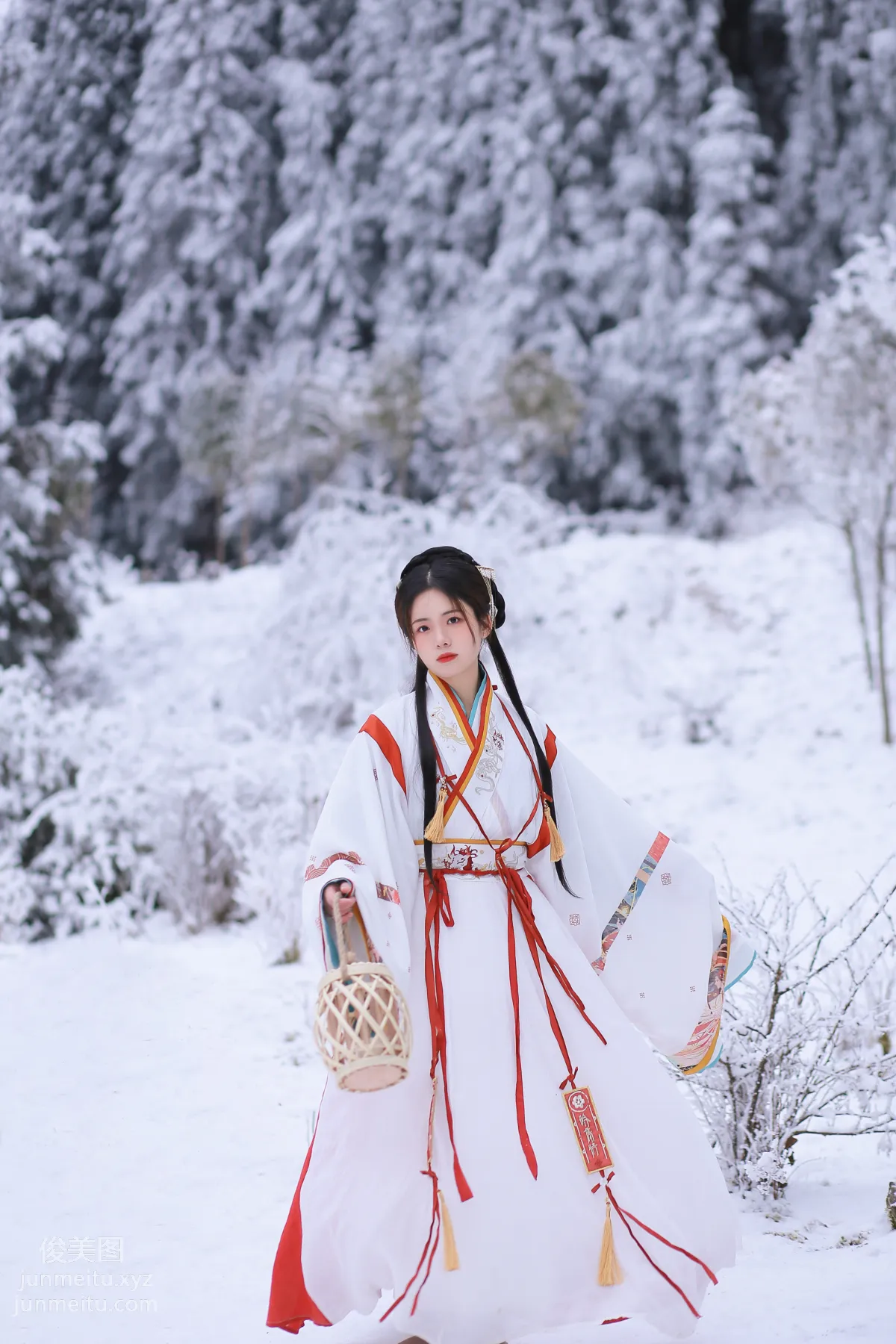 Yi Yue: YiTuYu photo 9
