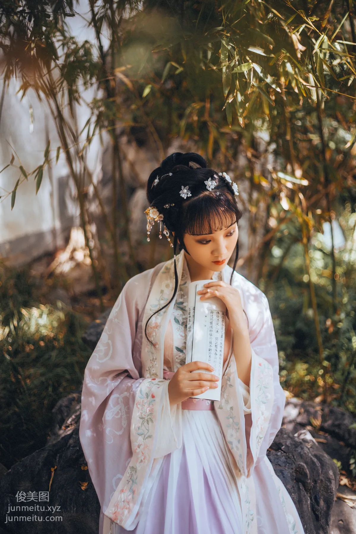 A Qi: YiTuYu photo 15