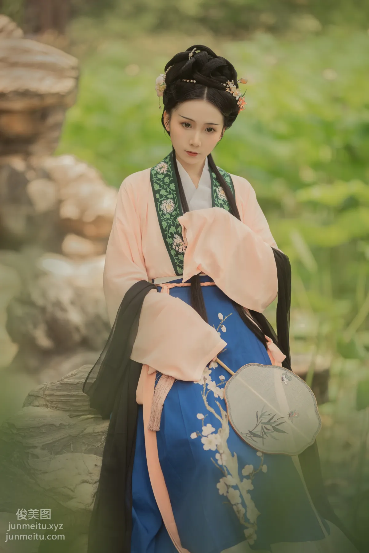 Lv Lvzi: YiTuYu photo 8