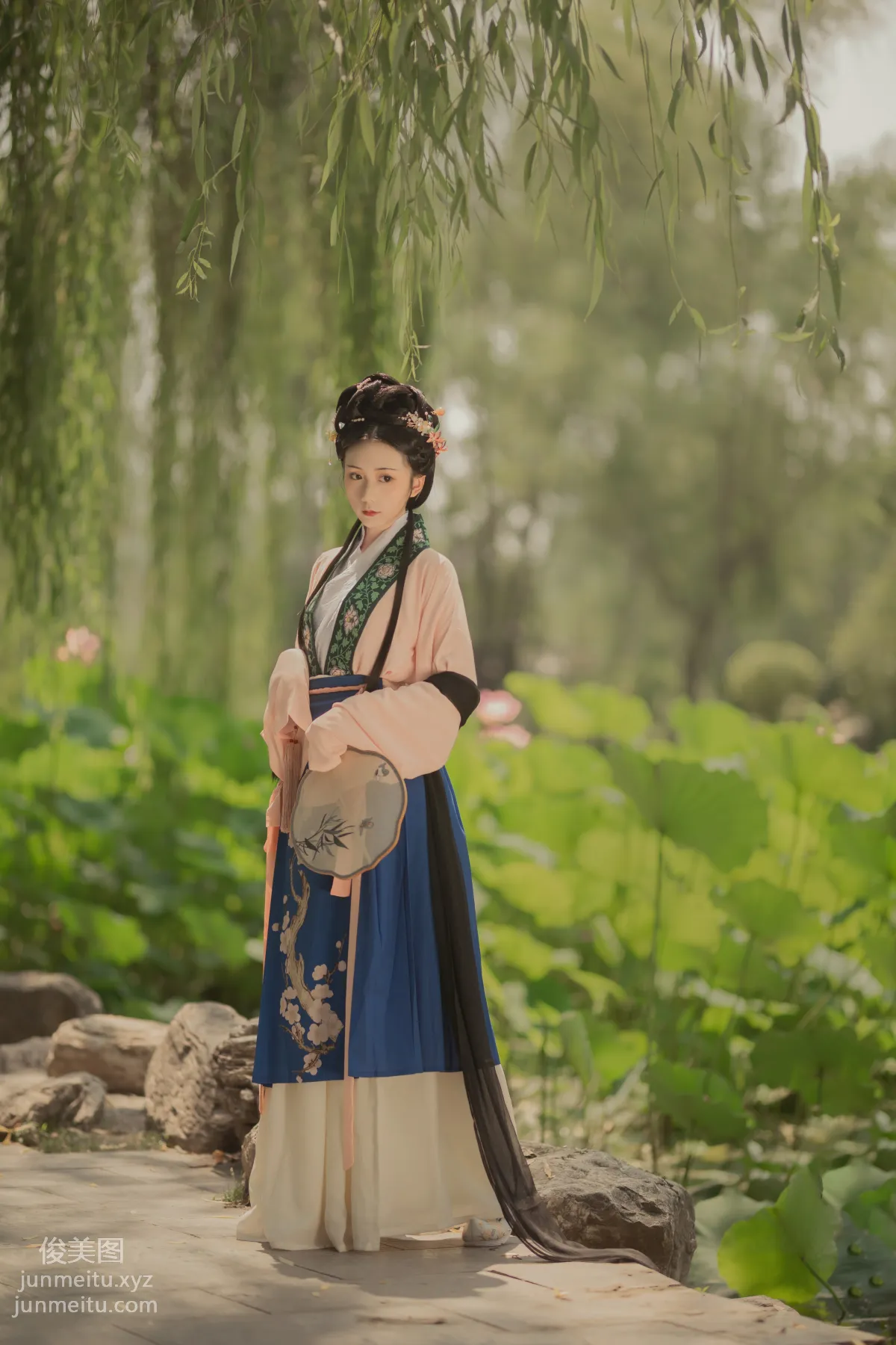 Lv Lvzi: YiTuYu photo 15