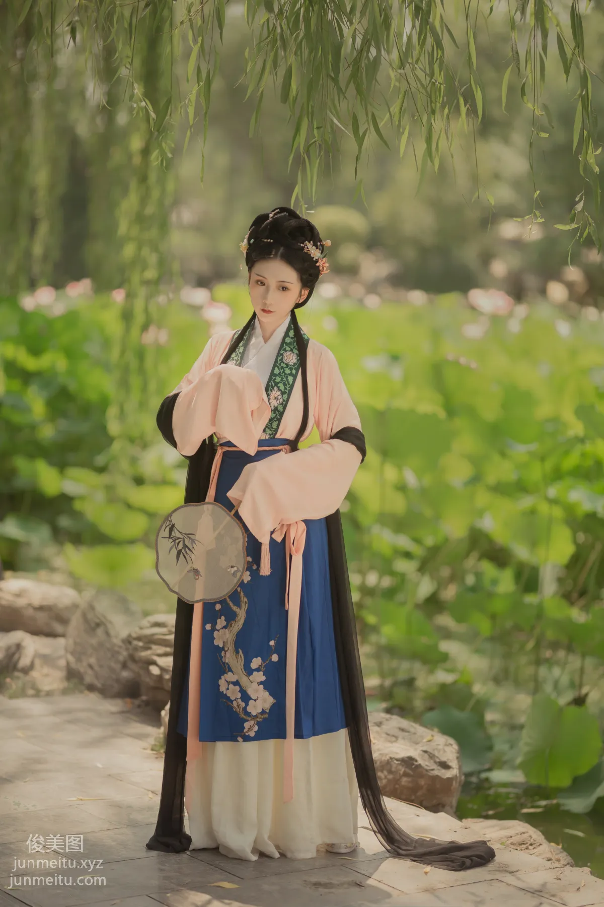 Lv Lvzi: YiTuYu photo 19